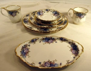 STUNNING 2 ROYAL ALBERT MOONLIGHT ROSE BONE CHINA 5 PZ AMBIENTAZIONE (EZS003174) - Foto 1 di 12