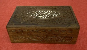 Vintage Hand Carved Wooden Chess Box & Pieces Decorated Handmade Lined Timber - Picture 1 of 20