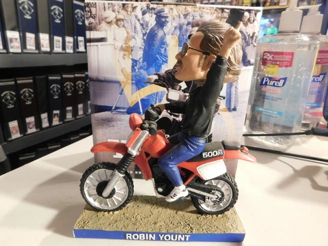 Bobbleheads & Statues Cover