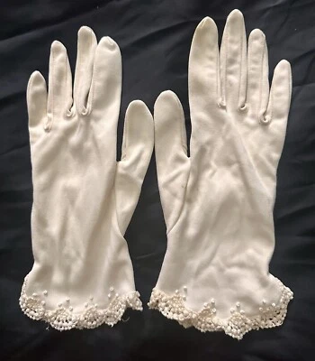 Guantes de muñeca blancos vintage para mujer ribete de encaje 6 iglesia boda fiesta de té años 50 Foto 1 de 4
