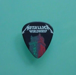 Metallica - Lissabon 01.05.19 Worldwired Tour 100 % authentisch SELTEN Gitarren-Plektrum - Bild 1 von 2