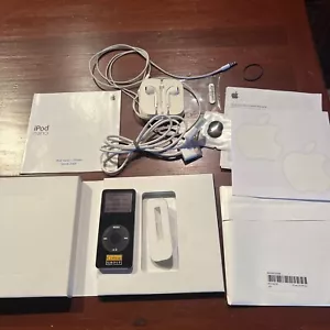 Apple iPod Nano 1st Generation - A1137 - 1GB - Black Bundle Complete - Picture 1 of 6
