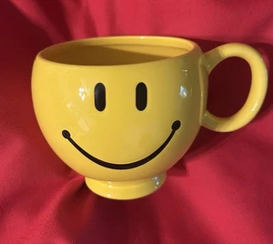 Vintage 1990s Teleflora Smiley Face Large 4" Retro Yellow Pottery Coffee Mug Cup - Picture 1 of 1