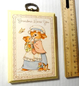 Tarjetas Hallmark 1983 placa abuela te ama bebé conejo conejito madera vintage años 80 - Imagen 1 de 4