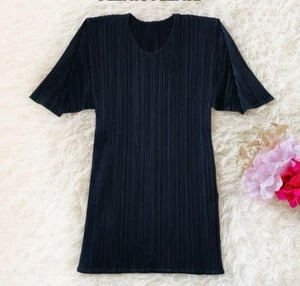 Top plisado PLEATS PLEASE ISSEY MIYAKE azul marino talla 3 - Imagen 1 de 11