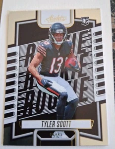 Tyler Scott 2023 Panini Absolute Football Rookie RC #137 Chicago Bears Gold - Imagen 1 de 7