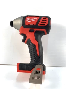 Destornillador de impacto inalámbrico Milwaukee 2656-20 M18 18V 1/4" (solo herramienta) - Imagen 1 de 10