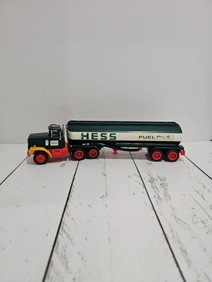 Camión cisterna Hess 1977 muy buen estado (sin caja) Foto 1 de 4