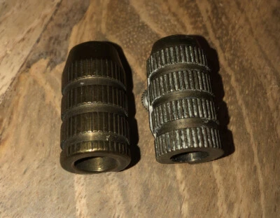 ancien taille crayon laiton Type grenade Lot X2 Sans Marque - Photo 1/4