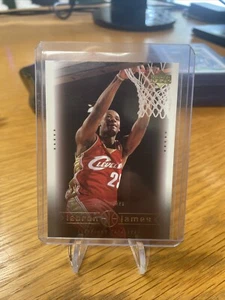 2003-04 Cubierta superior Lebron James #15 Stay Tuned Cavaliers RC - Imagen 1 de 2