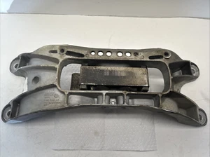 OE 2020-2023 FORD EXPLORER RWD AUTOMATIC TRANSMISSION CROSSMEMBER BRACKET+MOUNT - Picture 1 of 16