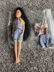 Muñeca Trini Mighty Morphin Power Rangers de colección - Imagen 1 de 3