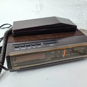 Radio Reloj Internacional Alarma y Teléfono Combo Modelo 398 Grano Madera ¡Nuevo! - Imagen 1 de 10