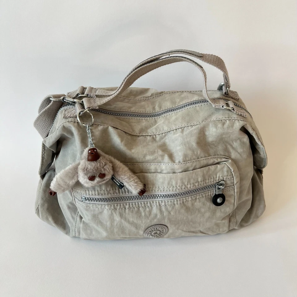 Bolso de Hombro Kipling Gris Asa Superior con Llavero Mono - Informal Nylon Foto 1 de 4