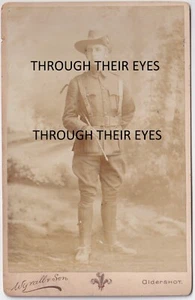 Foto de tarjeta de gabinete de soldado de guerra bóer circa 1900 - Imagen 1 de 3