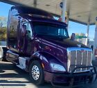 Peterbilt 2014 Semi truck, Purple Beautiful exterior, interior mint Condition