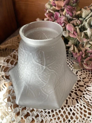 Verre de lampe tulipe hexagonal, verre moulé dépoli, art nouveau, 1920 - Photo 1/4