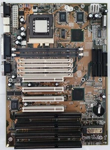 Chaintech 5TTM1 - Chipset Intel 430TX + Intel Pentium MXX 200 Mhz + RAM - Photo 1/2