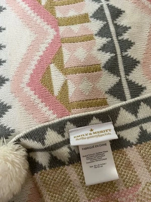 MANTA BEBÉ POMPÓN DORADO EMILY & MERITT para granero de cerámica niños a3 Foto 1 de 4