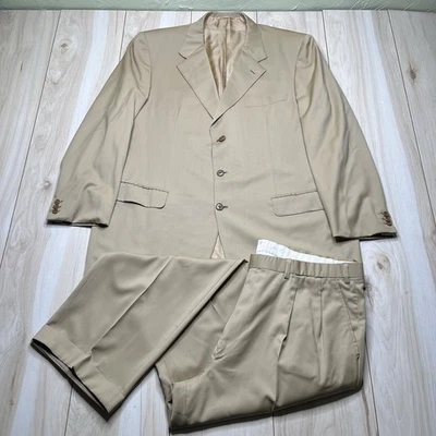 Brioni “DELTA” 100% Wool Tan 2-Pc Suit Mens Size 56R (46R) Made In Italy - Image 1 of 4