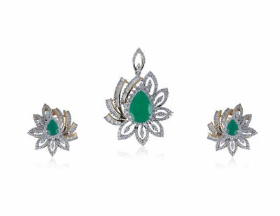 Pendientes colgantes de esmeralda de diamantes naturales pavé de 6,32 quilates en oro de 14 quilates Foto 1 de 4