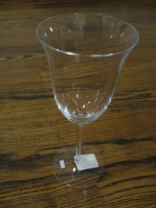 New Williams-Sonoma Red Wine Glasses Set of 4 - Picture 1 of 5