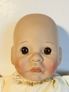 VTG Lee Middleton Doll Newborn First Moments Open Eye Brown Eyes 1985 Signed - Picture 1 of 19