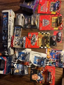 Lotto Mark Martin Diecast 1:64 rari pressofusi da collezione, 25 oggetti! OFFERTA NASCAR - Foto 1 di 13