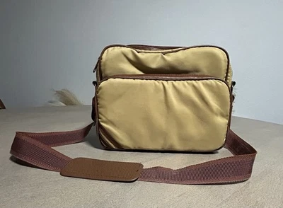 Bolso para cámara vintage - Nylon verde - 3 compartimentos acolchados - Correa/ajuste de cuero marrón Foto 1 de 4