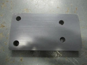"GEMS WARRICK SERIE 3G, PLACA DE PVC ESPACIADORA DE CUATRO ORIFICIOS, 3,25""X6""X0,75"" - Imagen 1 de 2