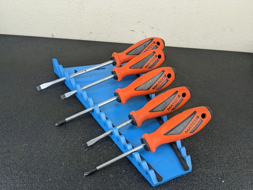 #bi480  Matco Tools 5 Piece Premium Orange Screwdriver Set - Image 1 of 4