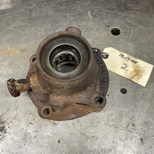 2/2 Dana 20 Transfer Case Rear Output Housing 18-19-44 - Picture 1 of 7
