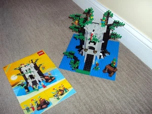 Juego completo LEGO 6077 Forestmen's River Fortress 99% vintage con manual - Imagen 1 de 21