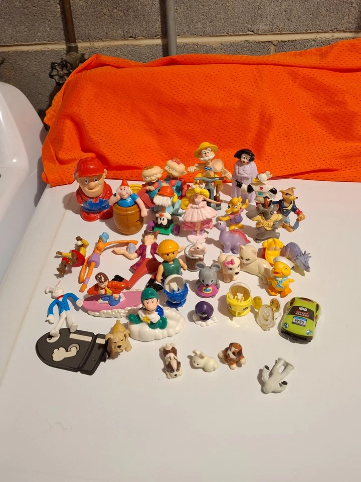 Lote Mixto Figuras Juguetes Años 80’s-90’s De Colección, Disney, Star Wars, Nintendo, etc Foto 1 de 4