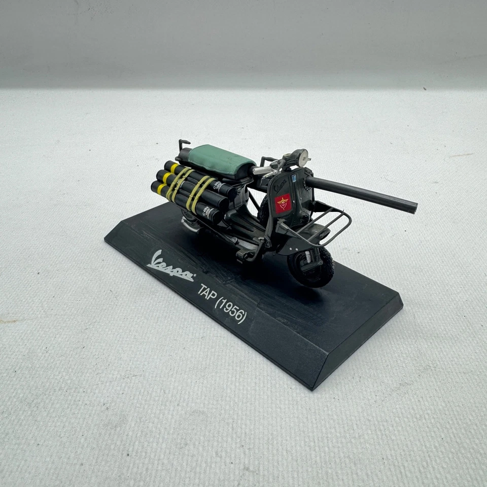 MODELLINO SCOOTER VESPA TAP 1956  - MAISTO - SCALA 1:18 - Immagine 1 di 4