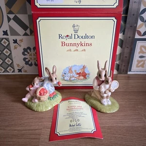 Royal Doulton Coniglietti Tennis e Fragole DB278 DB277 - Foto 1 di 20
