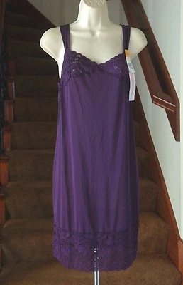 Shadowline Deluxe Plum Slip Liner Size Small Length 20" - Image 1 of 3