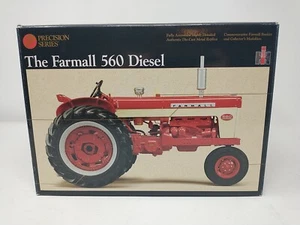 ERTL Precision Series Farmall 560 Diesel Tractor 1/16 w/ Box, Medallion & Book - Picture 1 of 13