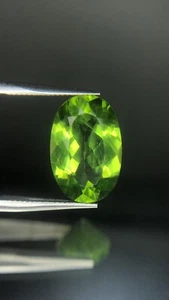 7.6 Carat Natural Faceted Green Peridot, Oval Cut Loose Gemstone Pakistan - Picture 1 of 2