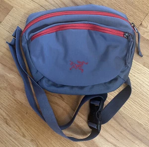Arcteryx Fanny Pack Shoulder Bag 3 Pocket Adjustable Grey Red - Bild 1 von 9