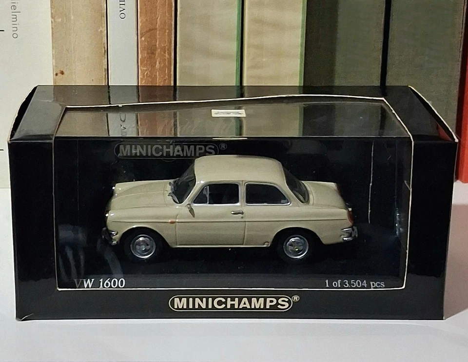 Minichamps Volkswagen 1600 1966  1/43  - Immagine 1 di 2