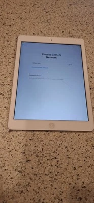 Apple iPad Air 1st Gen. 32GB Wi-Fi  Space Grey A1474 Cracked Screen - Image 1 of 4