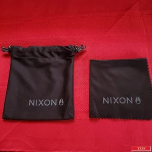 Nixon Soft Carrying Case and Cleaning Cloth - Picture 1 of 5