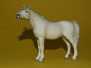 29) Schleich Schleichpferd Pferd Horse Araber Schimmel 13630 - Bild 1 von 6