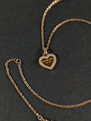 Collar Colgante Corazón Michael Kors Pequeños Estrás Tono Dorado Cadena 18" Borde Foto 1 de 4