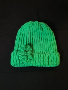 Hand Crochet Women's or Teen Beanie Hat Cap W/  Flower Preowned Green - Picture 1 of 6