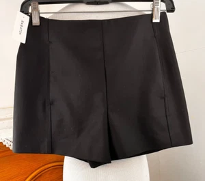 NWT Babaton Black Short Back Zipper Front Pockets ~ Size 4 - Picture 1 of 6
