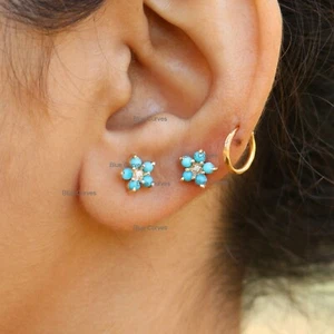 14k Solid Yellow Gold Arizona Turquoise & Natural Diamond Flower Studs Earrings - Picture 1 of 6