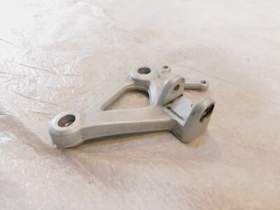 Soporte de montaje para reposapiés delantero izquierdo Aprilia SL750 Shiver 750 900 plateado Foto 1 de 4