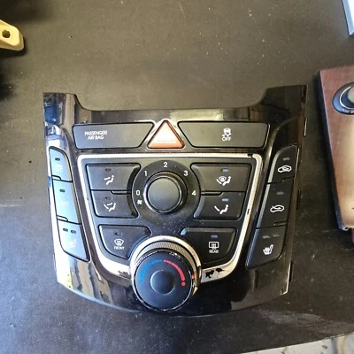 SD+* 2013-17 Hyundai Elantra GT CLIMATE CONTROL ac heat switch 97250a5202gu BB - Image 1 of 3